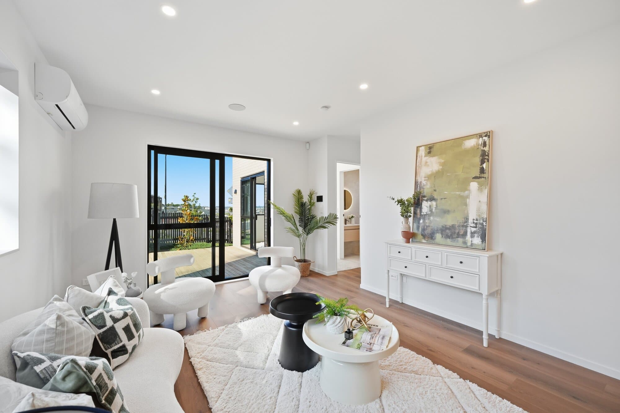 Living room, second angle